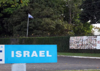israel fecha embaixada