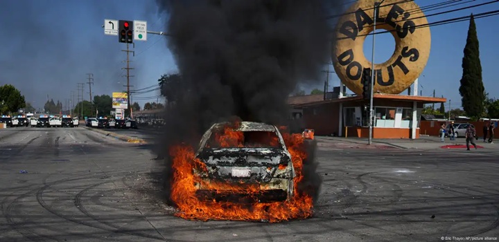 protestos na california