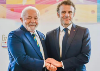 Lula critica países ricos por não cumprirem promessas do Acordo de Paris e cobra novo modelo de desenvolvimento sustentável com financiamento climático real.