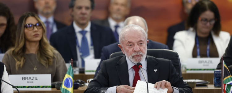 Encontro do Brics no Rio discute reforma das instituições globais, com Lula criticando FMI e destacando expansão do bloco como contrapeso geopolítico