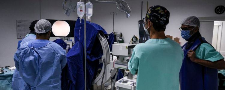 SUS inicia mutirão permanente após sucesso de 1,1 mil cirurgias em um dia, com expansão para noites e finais de semana