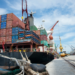 Com alta de até 27% nas exportações de produtos tecnológicos, Brasil começa a diversificar sua pauta, mas enfrenta o risco das tarifas impostas pelos EUA.