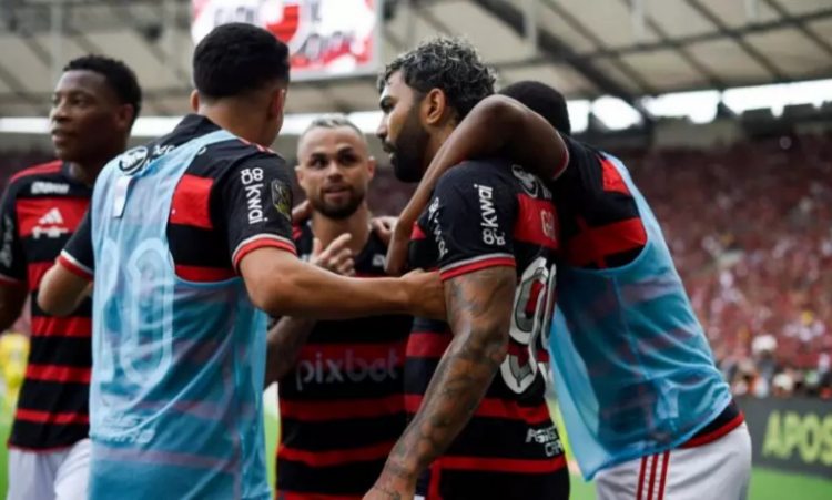 Flamengo bate Atlético-MG por 1 a 0 no Maracanã e assume a liderança do Brasileirão com 36 pontos. Léo Ortiz marca o gol da vitória; times se reencontram na Copa do Brasil.