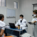 Prefeitura do Rio suspende atendimento de saúde em presídios após três meses sem repasse estadual. Medida atinge 31 mil presos, gestantes e bebês.