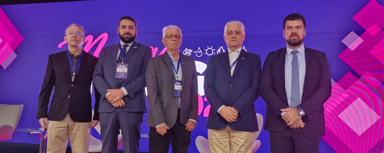 Macaé Energy 2025 reúne lideranças do setor de petróleo e gás no Norte Fluminense. Evento foca em inovação, transição energética e oportunidades para fornecedores.