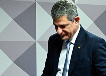 MP aprovada inclui até entregadores por aplicativo; críticas questionam custo-benefício para o trabalhador.