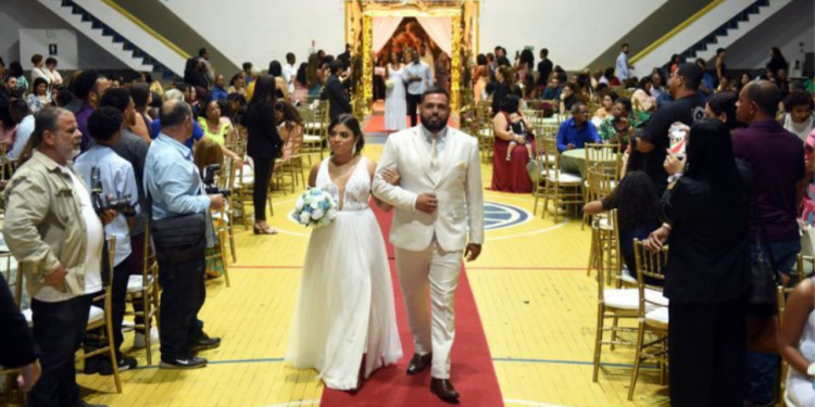 Programa social oferece casamento gratuito na segunda quinzena de agosto. Documentação deve ser entregue no Fórum de Campos.