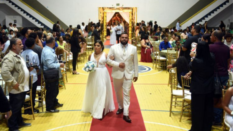 Programa social oferece casamento gratuito na segunda quinzena de agosto. Documentação deve ser entregue no Fórum de Campos.