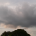 Massa polar avança pelo país causando frio intenso no Sudeste (8°C), geadas no Sul e chuvas fortes no Norte. Centro-Oeste e Nordeste seguem com calor acima de 30°C e baixa umidade.