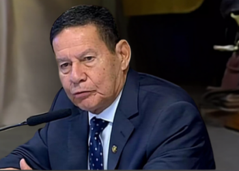 Em meio a tensões comerciais, Hamilton Mourão rejeita pressão de Trump sobre processo contra Bolsonaro: "Compete ao Brasil resolver".
