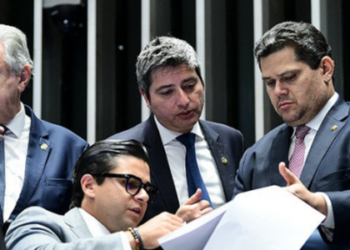 Municípios poderão parcelar dívidas previdenciárias por 25 anos, mas precisarão se adequar às regras federais. Veja como funciona a PEC 66/2023.