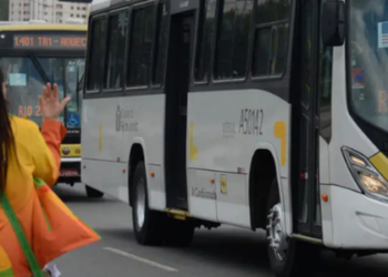 Retaliação a operação policial resultou no sequestro de 24 ônibus em Madureira, com suspensão de aulas e atendimento médico na região.