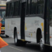 Retaliação a operação policial resultou no sequestro de 24 ônibus em Madureira, com suspensão de aulas e atendimento médico na região.