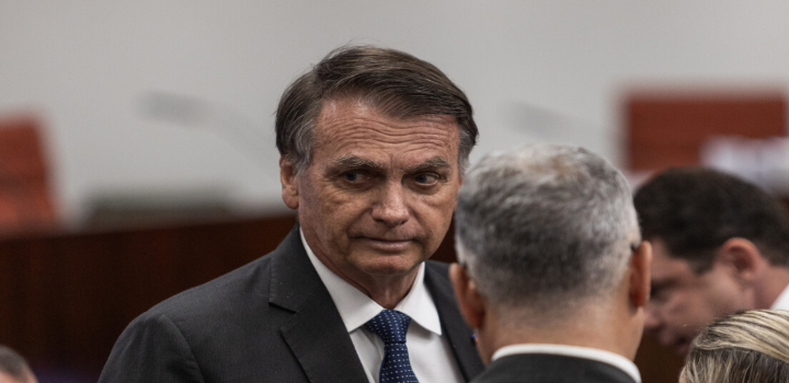 Condenado pelo STF, Jair Bolsonaro pode recorrer a anistia ou indulto para reverter a pena, mas medidas dependem de Congresso ou Presidência e podem ser revistas pelo Supremo.