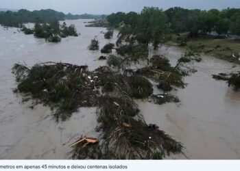 enchentes no texas