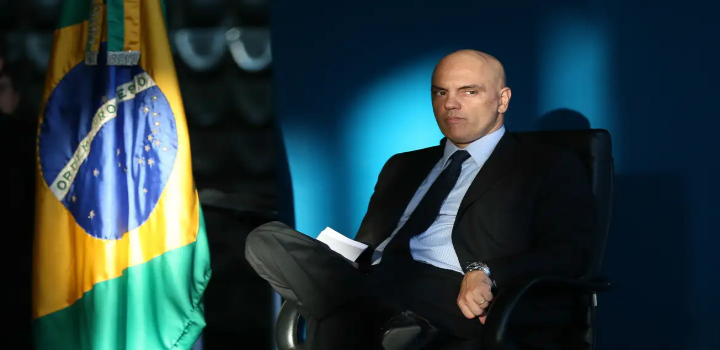 Lindbergh Farias (PT-RJ) entra com ação no STF para evitar que bancos no Brasil cumpram sanções dos EUA contra Alexandre de Moraes com base na Lei Magnitsky. Pedido destaca violação da soberania e ataque ao Judiciário.