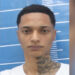 Após ser denunciado por tentativa de homicídio, Oruam teve que remover a tinta vermelha do cabelo na prisão. Assessoria do rapper contesta as acusações e denuncia perseguição jurídica e midiática.