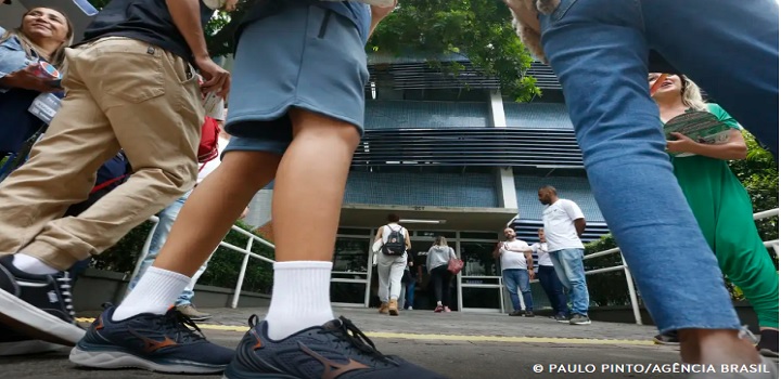penas mais duras contra violencia escolar