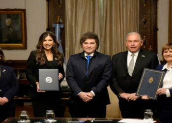 Argentina avança em negociações para integrar programa de isenção de visto dos EUA. Entenda os requisitos e o que falta para aprovação final.