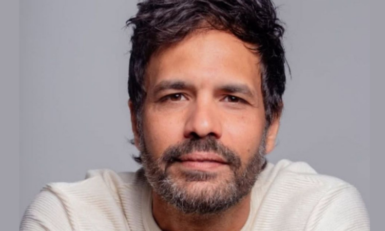Mauricio Silveira, conhecido por papéis em novelas e direção teatral, falece aos 48 anos após complicações de câncer. Velório será no RJ.