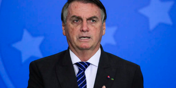 STF inicia julgamento de Jair Bolsonaro e sete aliados por participação em trama golpista para anular as eleições de 2022. Réus podem pegar mais de 30 anos de prisão.