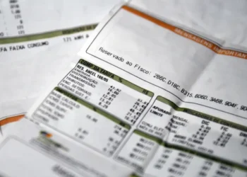Você pode economizar até 95% no valor de sua conta de luz, zerando o consumo; entenda como funciona