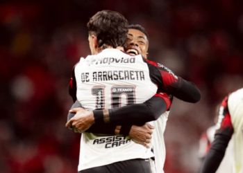 Flamengo conquista classificação para as quartas de final da Copa Libertadores ao derrotar o Internacional por 2 a 0 no Beira-Rio. Próxima parada: Estudiantes, da Argentina.