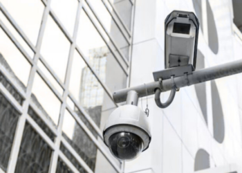 Comissão Parlamentar de Inquérito do Rio investiga uso e licenciamento de sistemas de videomonitoramento, com participação de empresas e secretário municipal, em audiência na Alerj