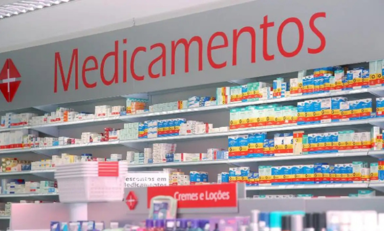 Fiocruz e EMS assinam acordo para produzir liraglutida e semaglutida no Brasil, fortalecendo a indústria nacional e ampliando acesso a tratamentos eficazes contra obesidade e diabetes