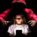 Norma, apelidada de “ECA Digital”, obriga plataformas a criar sistemas de verificação de idade, ampliar a proteção de dados e permitir maior controle dos pais sobre a atividade online dos filhos.