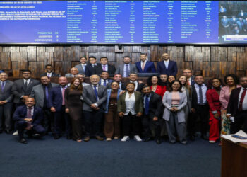 Presidente da Alerj, Rodrigo Bacellar, promove rara união entre deputados de todos os espectros políticos e reforça foco em segurança, saúde e desenvolvimento.