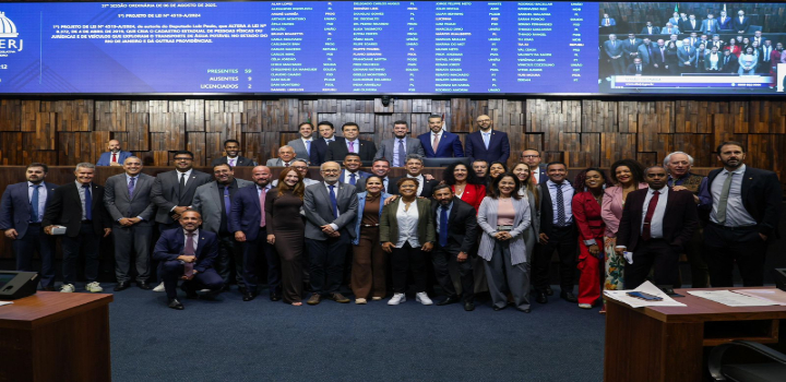 Presidente da Alerj, Rodrigo Bacellar, promove rara união entre deputados de todos os espectros políticos e reforça foco em segurança, saúde e desenvolvimento.