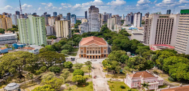 Deputados aprovam projeto que transfere simbolicamente a capital do Brasil para Belém durante a COP30, reforçando o compromisso nacional com o debate climático.