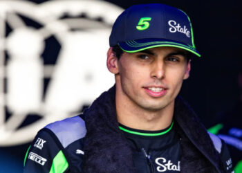 Gabriel Bortoleto alcança sua melhor colocação na Fórmula 1 ao terminar em 6º no GP da Hungria. Jovem piloto brasileiro é eleito Piloto do Dia e celebra momento com festa da equipe Sauber.
