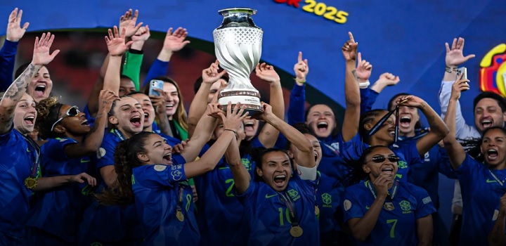 Brasil é eneacampeão da Copa América Feminina após empate em 4 a 4 com a Colômbia e vitória nos pênaltis. Marta brilha e Lorena decide com defesa salvadora.