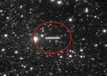 Descoberto em julho, o cometa 3I/ATLAS pode ser o mais antigo já registrado — e, segundo estudo polêmico, pode se tratar de tecnologia alienígena hostil.