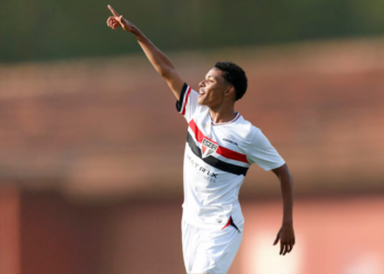 São Paulo FC encara Votuporanguense e Ferroviária pelo Paulista Sub-15 e Sub-17. Entrada gratuita e transmissões ao vivo pelo SPFC Play.