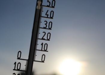 O veranico eleva o calor em São Paulo, Rio de Janeiro e Minas Gerais, enquanto o Rio Grande do Sul enfrenta alerta laranja do Inmet devido a chuvas intensas, ventos de até 100 km/h e granizo.