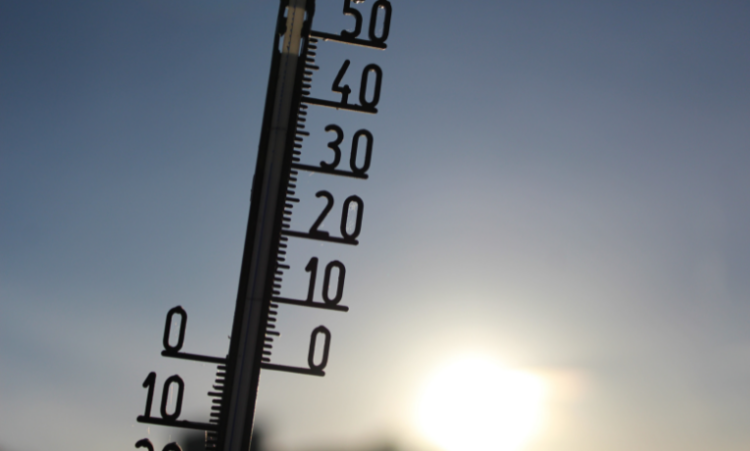 O veranico eleva o calor em São Paulo, Rio de Janeiro e Minas Gerais, enquanto o Rio Grande do Sul enfrenta alerta laranja do Inmet devido a chuvas intensas, ventos de até 100 km/h e granizo.
