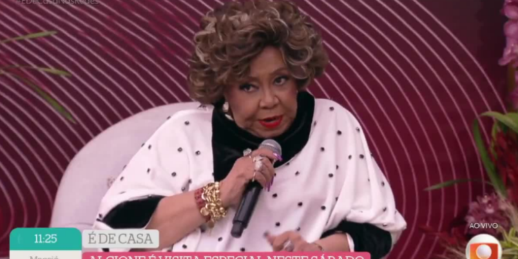 Durante o programa É de Casa, Alcione criticou Donald Trump e saiu em defesa de Alexandre de Moraes. A fala descontraída gerou reações nas redes e se espalhou rapidamente.