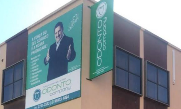 Ministério Público do RJ processa clínica odontológica de Macaé por funcionamento irregular, uso de produtos vencidos e abandono de tratamentos, com pedido de bloqueio de bens dos sócios.