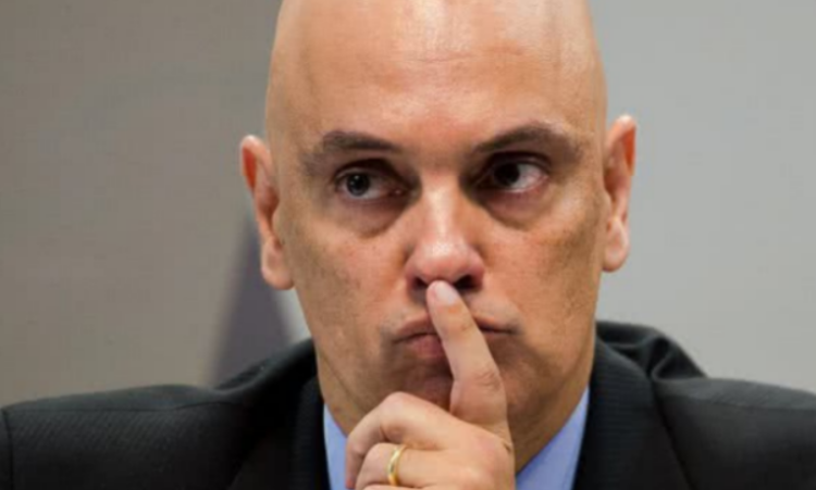 Alexandre de Moraes diz ao Washington Post que não recuará em investigações sobre suposta trama golpista. Entrevista revela postura firme e repercussão global de suas decisões.