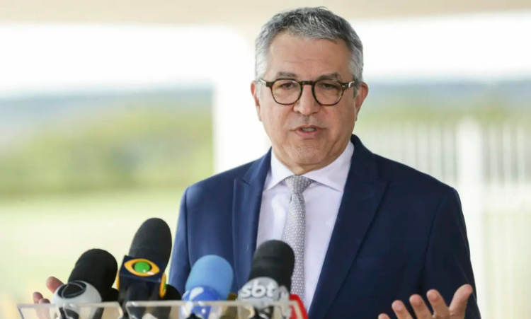 Com investimento federal, Rio de Janeiro vai triplicar número de cirurgias ortopédicas por mês e reduzir fila no SUS com novo programa de saúde pública.