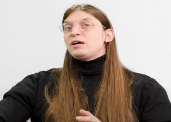 Em entrevista, o influenciador Felipe 'Felca' Bressanim conta que seu vídeo-denúncia sobre adultização fez outros youtubers cancelarem contratos. Ele também aborda críticas e 'brincadeiras' ofensivas que recebe de pares.