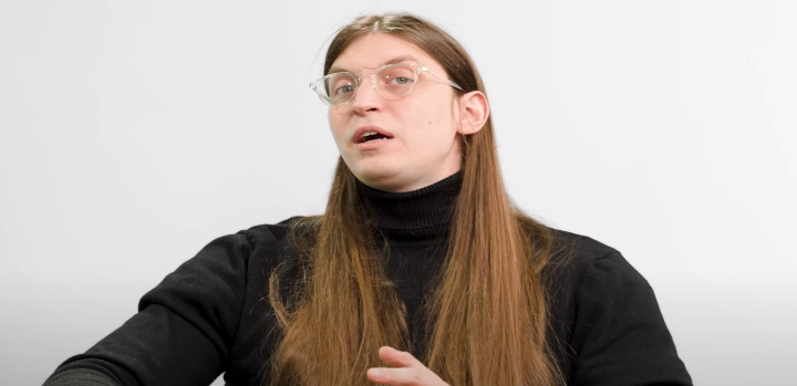 Em entrevista, o influenciador Felipe 'Felca' Bressanim conta que seu vídeo-denúncia sobre adultização fez outros youtubers cancelarem contratos. Ele também aborda críticas e 'brincadeiras' ofensivas que recebe de pares.