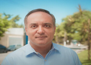 Operação Estafeta da PF investiga esquema de corrupção em São Bernardo do Campo. Prefeito afastado, R$ 14 milhões apreendidos e dois presos. Caso envolve contratos em obras, saúde e manutenção. #Corrupção #OperaçãoEstafeta
