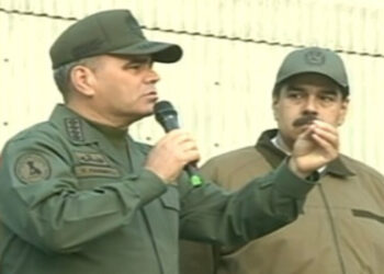 Ministro da Defesa venezuelano alerta para resposta armada contra agressões dos EUA e denuncia "cerco" norte-americano. Venezuela reforça tropas na fronteira com Colômbia.