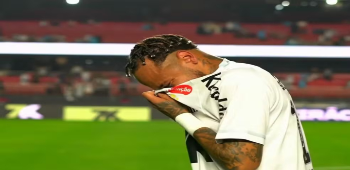 Vasco goleia o Santos por 6 a 0 no Morumbis, registra maior placar da história do confronto e tira o time do Z-4. Neymar deixa o campo em lágrimas.