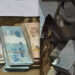Operação Ícaro apreende mais de R$ 1 milhão, esmeraldas e máquina de contar dinheiro em ação que prendeu auditores fiscais, dono da Ultrafarma e diretor da Fast Shop.