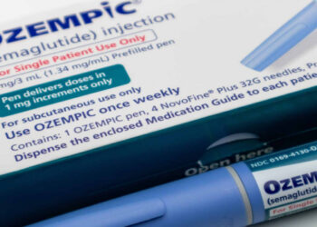 Pesquisa revela que semaglutida genérica pode ter custo muito menor que medicamentos atuais.